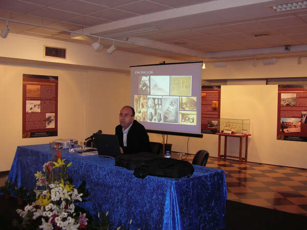 CONFERENCIA SOBRE LA PRESHISTORIA DE TOTANA A CARGO DEL PROFESOR TITULAR DE LA UNIVERSIDAD DE MURCIA JOAQUÍN LOMBA MAURANDI - 6