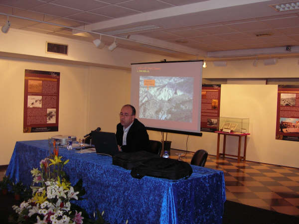 CONFERENCIA SOBRE LA PRESHISTORIA DE TOTANA A CARGO DEL PROFESOR TITULAR DE LA UNIVERSIDAD DE MURCIA JOAQUÍN LOMBA MAURANDI - 9