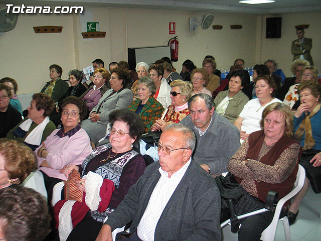 EL CANDIDATO DEL PARTIDO POPULAR SE COMPROMETE CON LAS ASOCIACIONES DE MUJERES DE TOTANA A TRAVÉS DE UN DECÁLOGO DE PROPUESTAS - 5