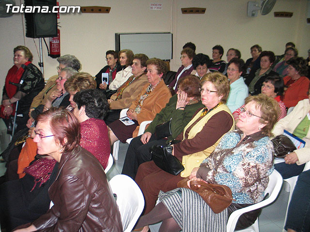 EL CANDIDATO DEL PARTIDO POPULAR SE COMPROMETE CON LAS ASOCIACIONES DE MUJERES DE TOTANA A TRAVÉS DE UN DECÁLOGO DE PROPUESTAS - 11