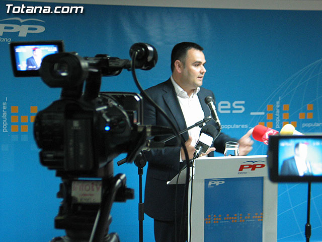 EL CANDIDATO DEL PARTIDO POPULAR SE COMPROMETE CON LAS ASOCIACIONES DE MUJERES DE TOTANA A TRAVÉS DE UN DECÁLOGO DE PROPUESTAS - 16