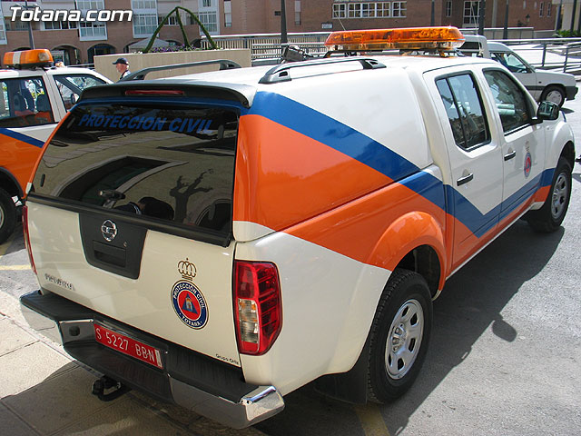 EL DIRECTOR GENERAL DE PROTECCIÓN CIVIL ENTREGA UN NUEVO VEHÍCULO DE EMERGENCIA Y TRANSPORTE DE PERSONAL A PROTECCIÓN CIVIL DE TOTANA - 7