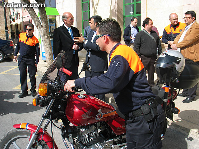EL DIRECTOR GENERAL DE PROTECCIÓN CIVIL ENTREGA UN NUEVO VEHÍCULO DE EMERGENCIA Y TRANSPORTE DE PERSONAL A PROTECCIÓN CIVIL DE TOTANA - 20