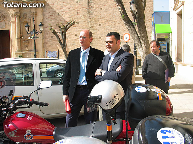 EL DIRECTOR GENERAL DE PROTECCIÓN CIVIL ENTREGA UN NUEVO VEHÍCULO DE EMERGENCIA Y TRANSPORTE DE PERSONAL A PROTECCIÓN CIVIL DE TOTANA - 18