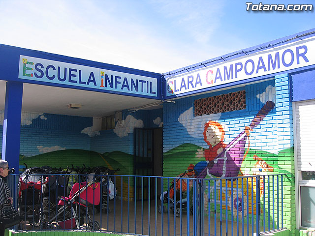 Procesin Infantil - Clara Campoamor - 1