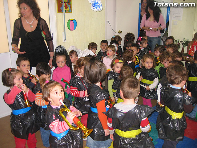 Procesin Infantil - Clara Campoamor - 14