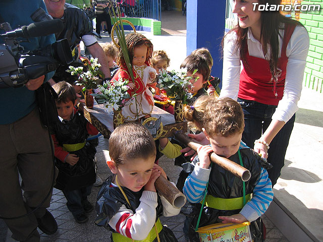 Procesin Infantil - Clara Campoamor - 37