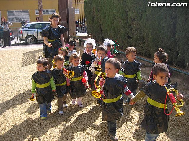 Procesin Infantil - Clara Campoamor - 46