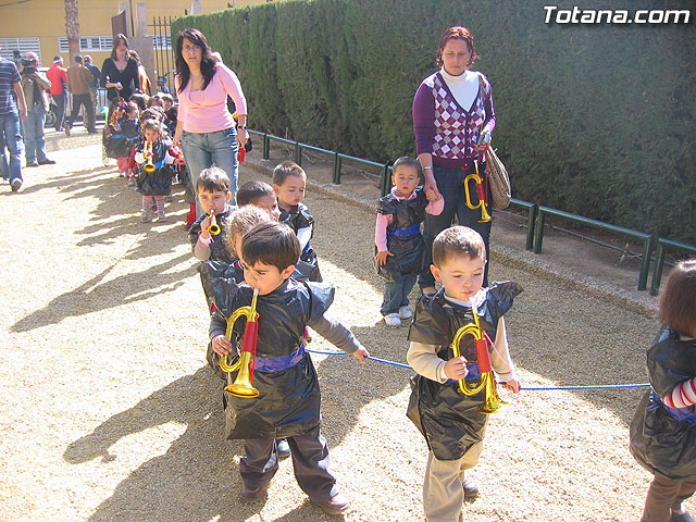 Procesin Infantil - Clara Campoamor - 64