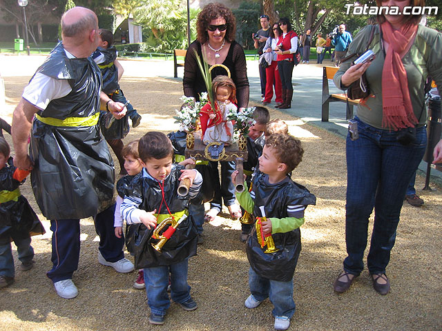 Procesin Infantil - Clara Campoamor - 78