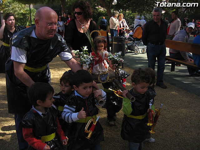 Procesin Infantil - Clara Campoamor - 79