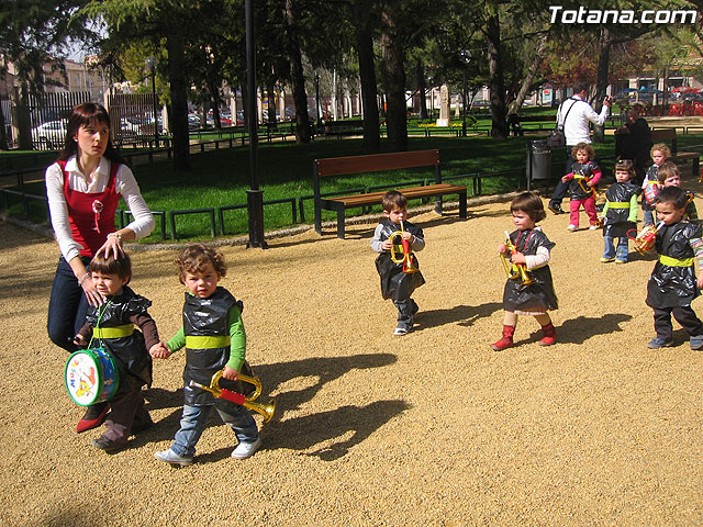 Procesin Infantil - Clara Campoamor - 85