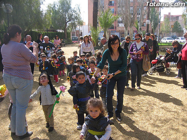 Procesin Infantil - Clara Campoamor - 123