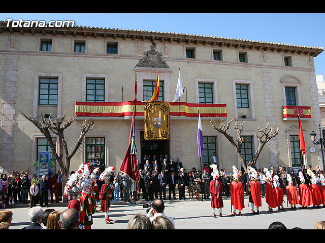  ENTREGA DE BANDERA A LOS 