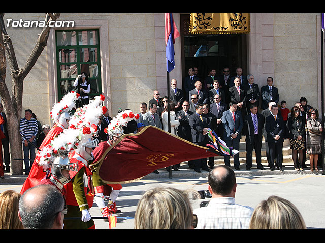  ENTREGA DE BANDERA A LOS 