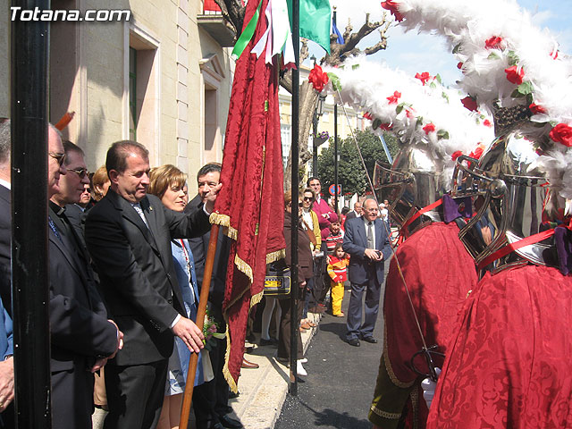 Ceremonia de entrega de la Bandera a los 