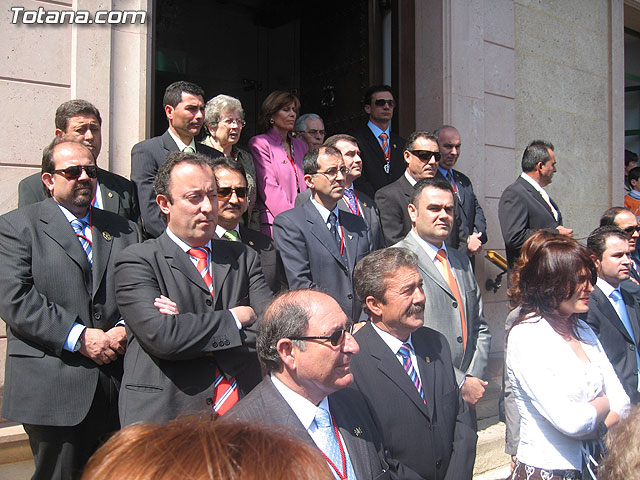 Ceremonia de entrega de la Bandera a los 