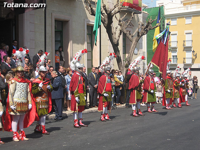 Ceremonia de entrega de la Bandera a los 