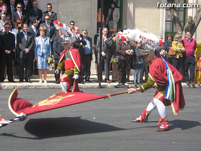 Ceremonia de entrega de la Bandera a los 