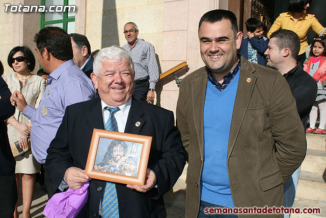 Entrega de la bandera a los 