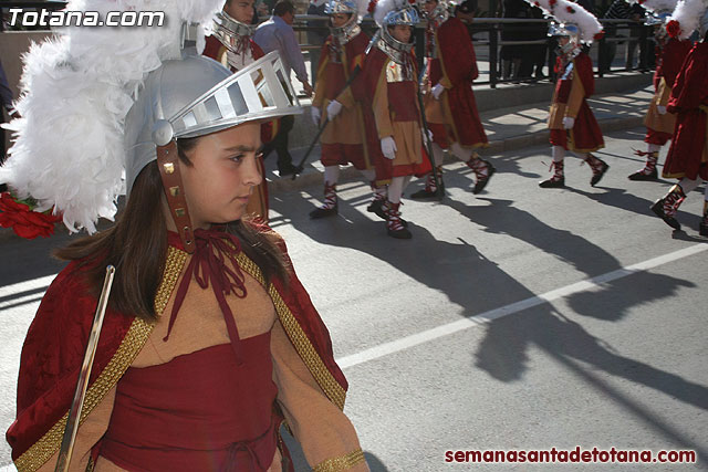 Entrega de la bandera a los 