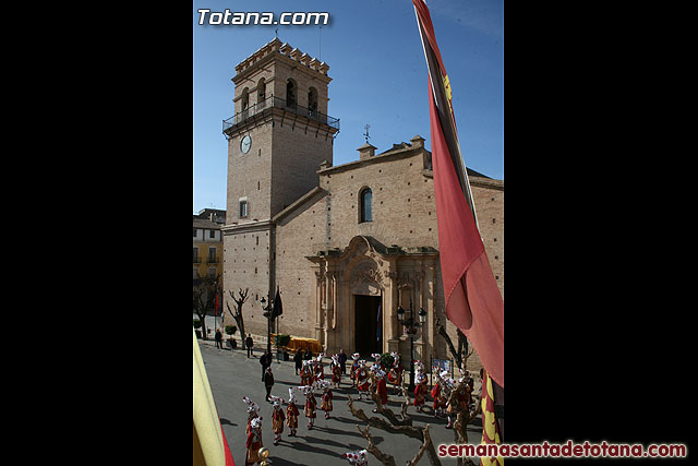 Entrega de la bandera a los 