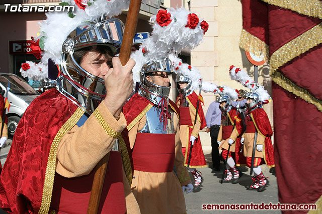 Entrega de la bandera a los 