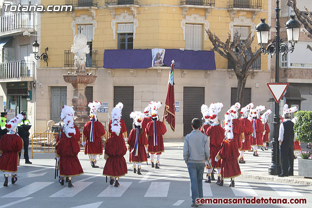 Entrega de la bandera a los 