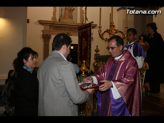 IMPOSICIN DE ESCAPULARIOS A LOS NUEVOS COFRADES Y  DAMAS DE LAS COFRADAS DEL SANTSIMO CRISTO DE LA AGONA Y LA SANTSIMA VIRGEN DE LA ESPERANZA - 15