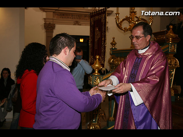 IMPOSICIN DE ESCAPULARIOS A LOS NUEVOS COFRADES Y  DAMAS DE LAS COFRADAS DEL SANTSIMO CRISTO DE LA AGONA Y LA SANTSIMA VIRGEN DE LA ESPERANZA - 17