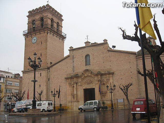 JUEVES SANTO - TRASLADO DE LOS TRONOS A LA PARROQUIA DE SANTIAGO - 1