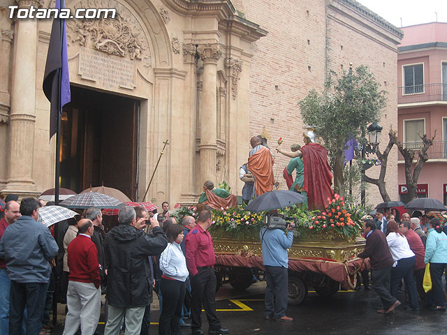 JUEVES SANTO - TRASLADO DE LOS TRONOS A LA PARROQUIA DE SANTIAGO - 88