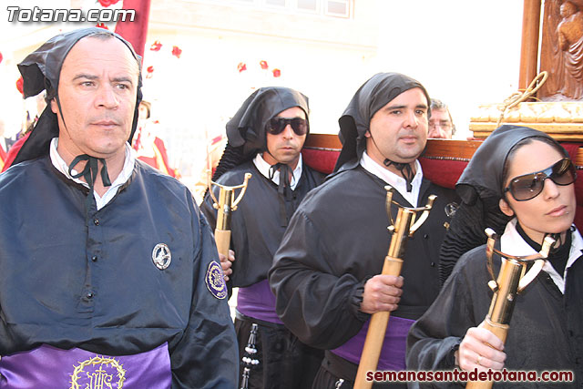 Traslado del Santo Sepulcro desde su sede a la Parroquia de Santiago. Totana 2010 - 71