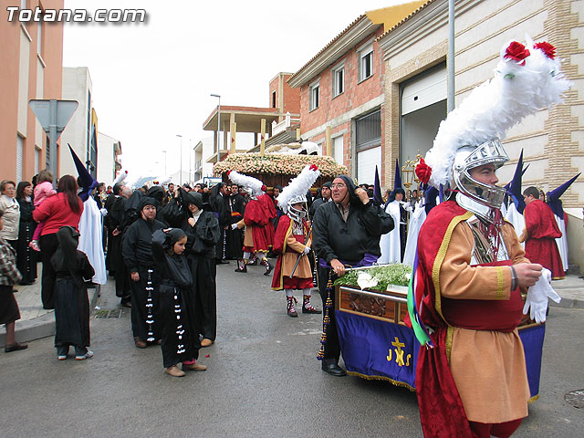 Traslado del Santo Sepulcro desde su sede a la parroquia de Santiago. Totana 2009 - 11