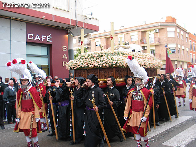 Traslado del Santo Sepulcro desde su sede a la parroquia de Santiago. Totana 2009 - 65