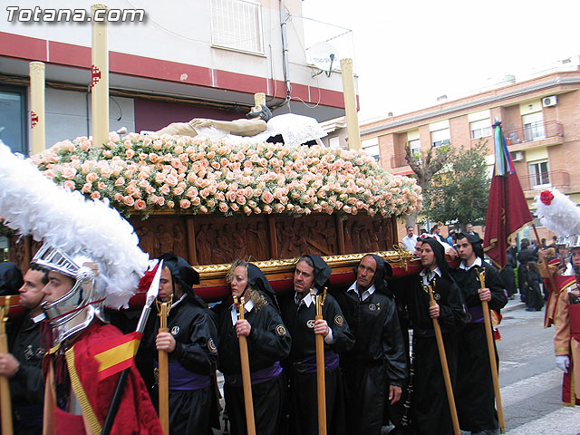 Traslado del Santo Sepulcro desde su sede a la parroquia de Santiago. Totana 2009 - 66