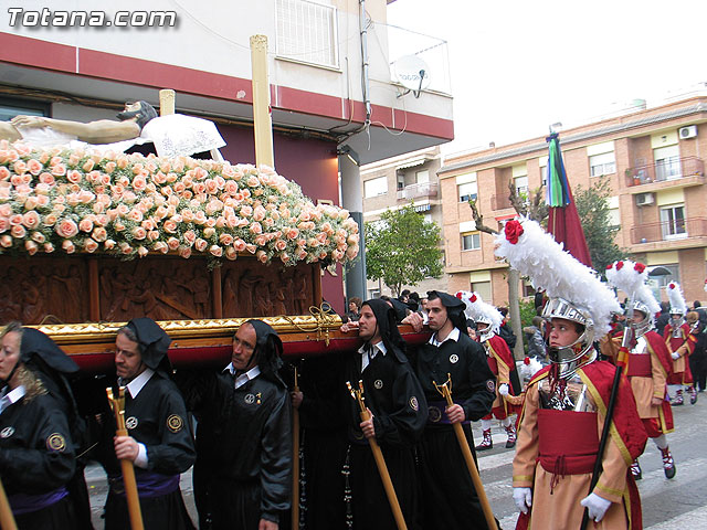 Traslado del Santo Sepulcro desde su sede a la parroquia de Santiago. Totana 2009 - 67