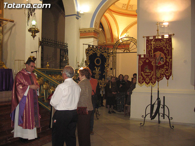 Bendicin del nuevo trono de la cofrada del Santsimo Cristo de la Cada. - 24