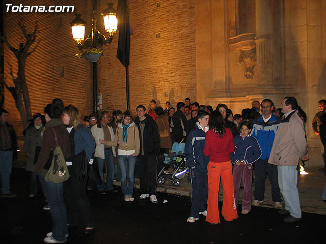 TRASLADO TRONOS QUE PROCESIONARON EN LA NOCHE DEL MARTES Y MIRCOLES SANTO - 2