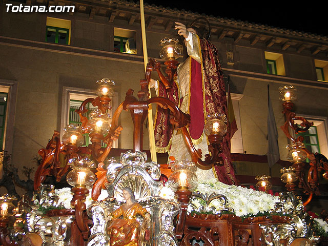 TRASLADO TRONOS QUE PROCESIONARON EN LA NOCHE DEL MARTES Y MIRCOLES SANTO - 56