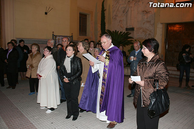 Va Crucis organizado por la Hermandad de Jess en el Calvario y Santa Cena. 2010 - 21