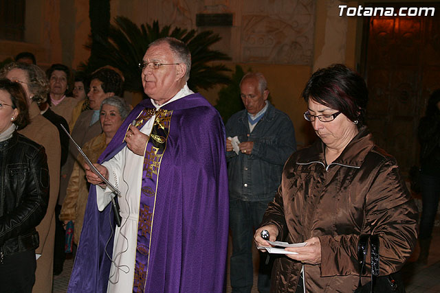 Va Crucis organizado por la Hermandad de Jess en el Calvario y Santa Cena. 2010 - 23