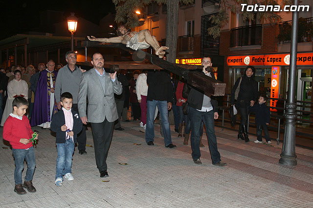 Va Crucis organizado por la Hermandad de Jess en el Calvario y Santa Cena. 2010 - 41