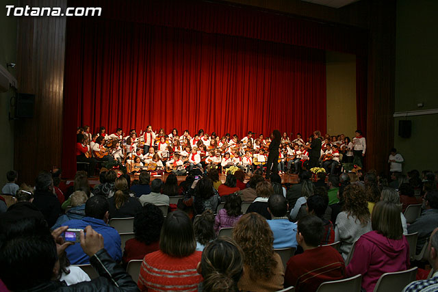 XV Concierto de Villancicos y actuación del grupo Los Duendes - 25