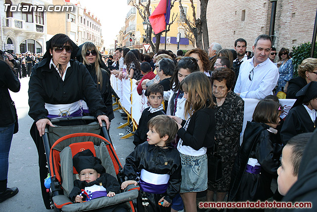 Procesin Viernes Santo maana 2010 - Reportaje II (Recogida) - 283