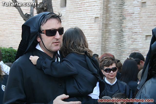 Procesin Viernes Santo maana 2010 - Reportaje II (Recogida) - 445