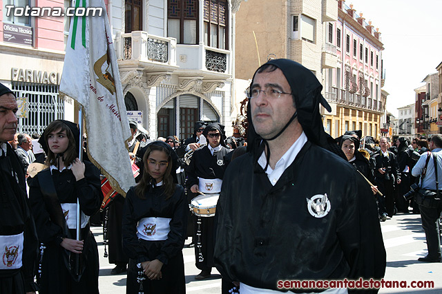 Procesin Viernes Santo maana 2010 - Reportaje II (Recogida) - 455