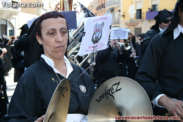 Procesin Viernes Santo maana 2010 - Reportaje II (Recogida) - 462