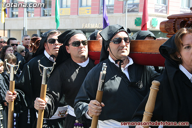 Procesin Viernes Santo maana 2010 - Reportaje II (Recogida) - 492