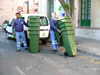 El consistorio pone a disposici�n de las comunidades de vecinos contenedores para depositar la basura